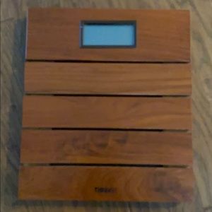 Thinner Wood Scale